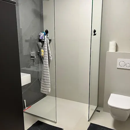 Modern Nordic Forest Retreat On شقة *